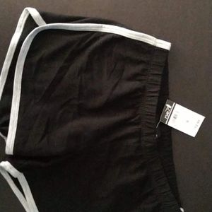 (nwt)Small black & medium pink rue 21 shorts